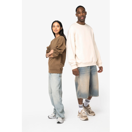 Sweat-shirt écoresponsable à col rond oversize unisexe Personnalisable | BCM Goodies - 1