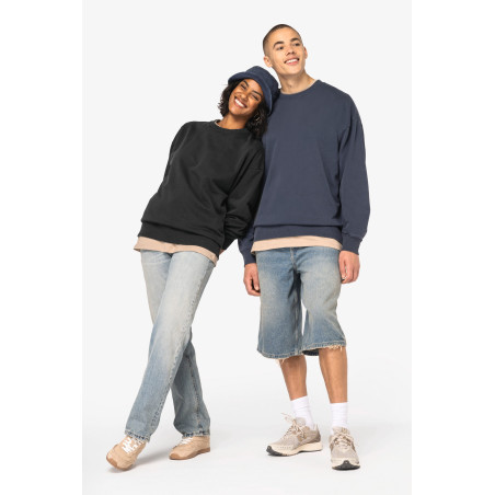 Sweat-shirt écoresponsable à col rond délavé oversize unisexe Personnalisable | BCM Goodies - 1