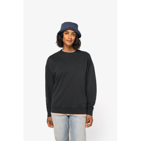 Sweat-shirt écoresponsable à col rond délavé oversize unisexe Personnalisable | BCM Goodies - 2