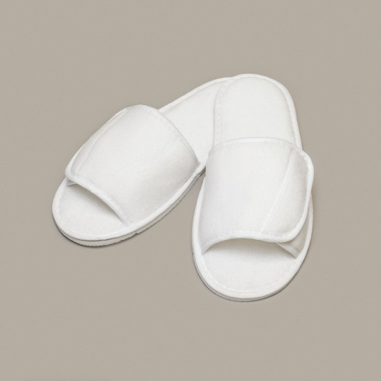 Pantoufles personnalisables pour entreprises - Objet publicitaire pratique et personnalisable BCM Goodies