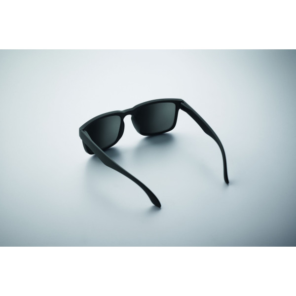 Lunettes de soleil avec verres miroirs et monture caoutchoutée mate - Protection UV400 - Goodies promotionnels pour événements d