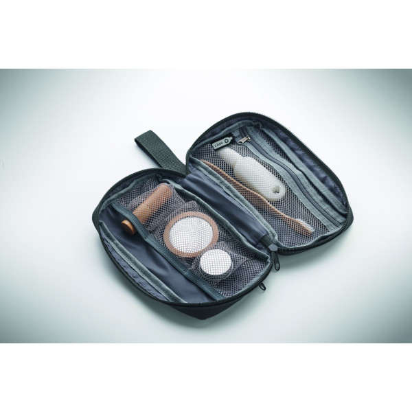Trousse de toilette en 600D RPET avec revêtement PU - BCM Goodies