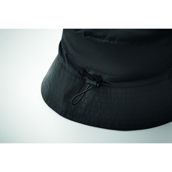 Le chapeau de pêcheur déperlant en polyester avec pochette en tissu - Accessoire publicitaire pratique pour événements et cadeau