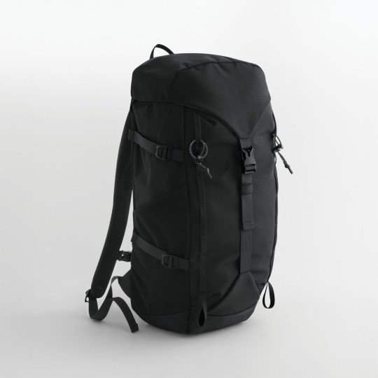 Sac à dos Active Outdoor 30L personnalisé en polyester recyclé pour entreprises – BCM Goodies