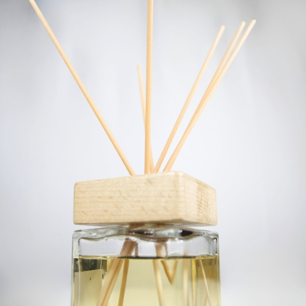 Diffuseur parfumé à bâtonnets personnalisable 200 ml Origine France Garantie – Cadeau d’entreprise et objet publicitaire B2B