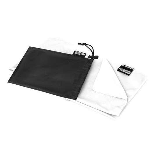 Serviette de sport rafraîchissante en PET recyclé Raquel avec pochette - BCM Goodies