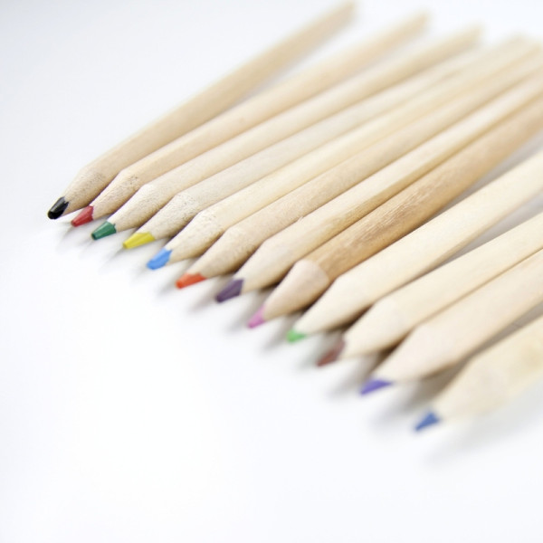 Set de 12 crayons de couleur personnalisables en coffret – Objet publicitaire pour entreprises | BCM Goodies