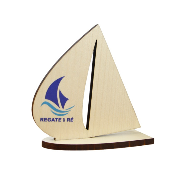 Trophée en bois personnalisé BATEAU 10cm – Fabrication française certifiée pour événements professionnels et associatifs
