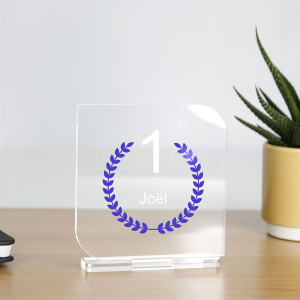 Trophée en plexiglas carré personnalisé – Fabrication française – BCM Goodies