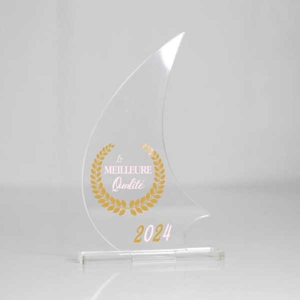 Trophée en plexiglas personnalisable VOILE - Fabrication française certifiée pour événements d’entreprise