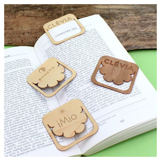 Marque-pages en bois souple forme fleur personnalisés – Goodies B2B pour communication d’entreprise – BCM Goodies