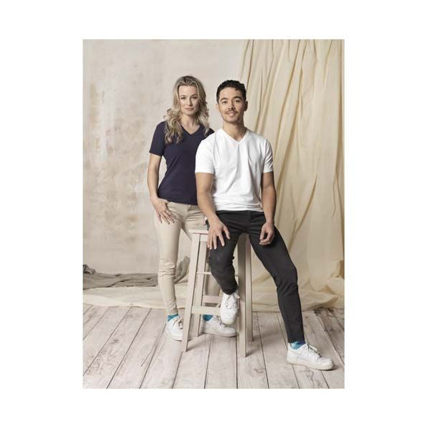 T-shirt à col en V biologique pour femmes de Kawartha - BCM Goodies