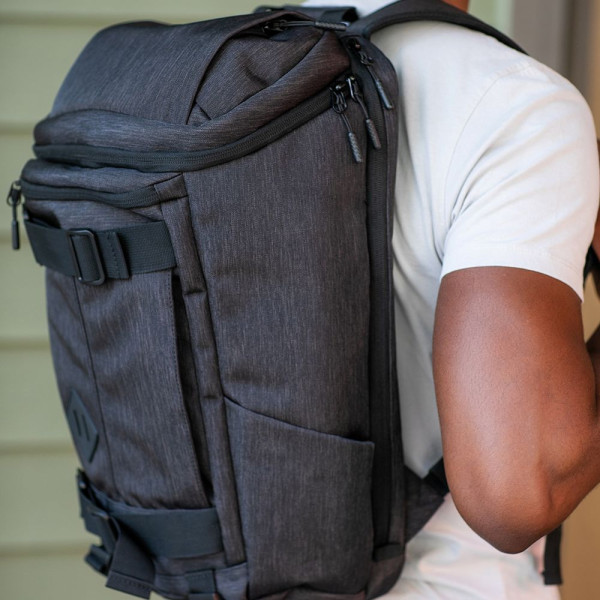 Sac à dos personnalisable Paso Backpack en rPET recyclé - Cadeau d’entreprise éco-responsable BCM Goodies