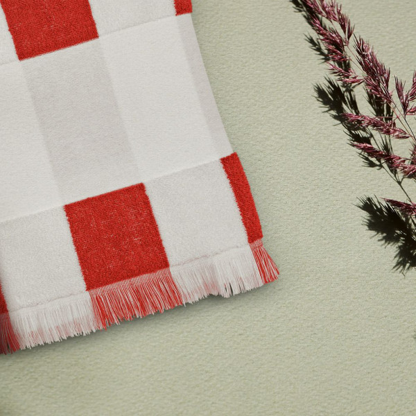 Serviette de plage personnalisable Amadeo Towel 80x180 cm en coton recyclé – Goodie d’entreprise écologique Portugal