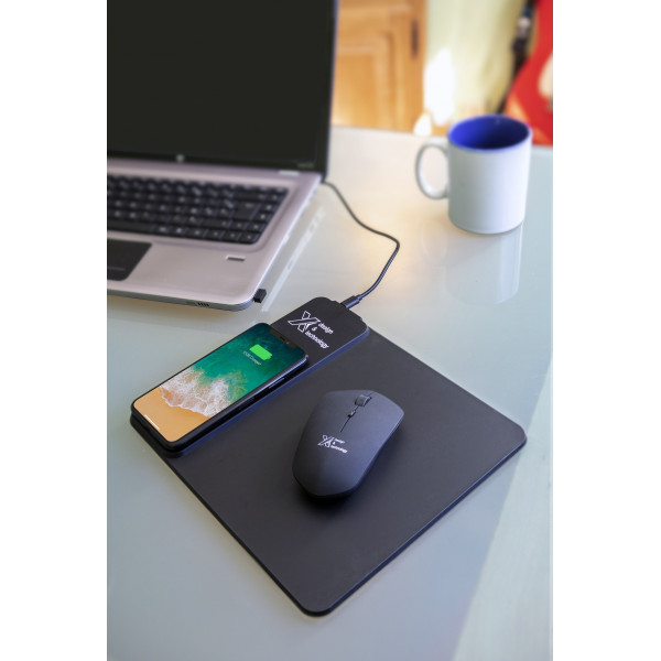Tapis de souris personnalisable 10W avec chargeur à induction et logo lumineux – Goodies d’entreprise BCM Goodies