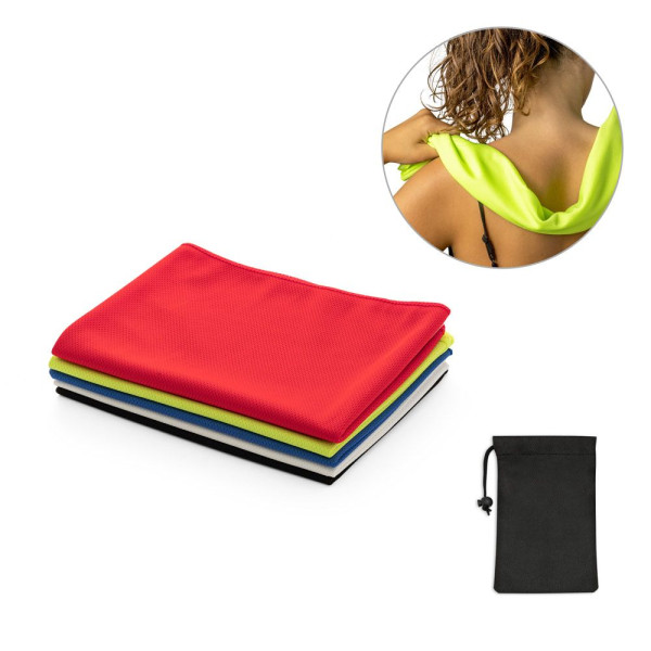 Serviette de sport rafraîchissante en polyester recyclé BERNAL - Accessoire idéal pour événements sportifs en plein air