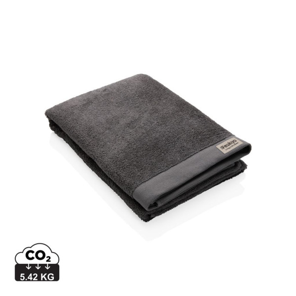 Serviette de bain Ukiyo Sakura AWARE™ 70x140 cm en coton recyclé - Made in Europe