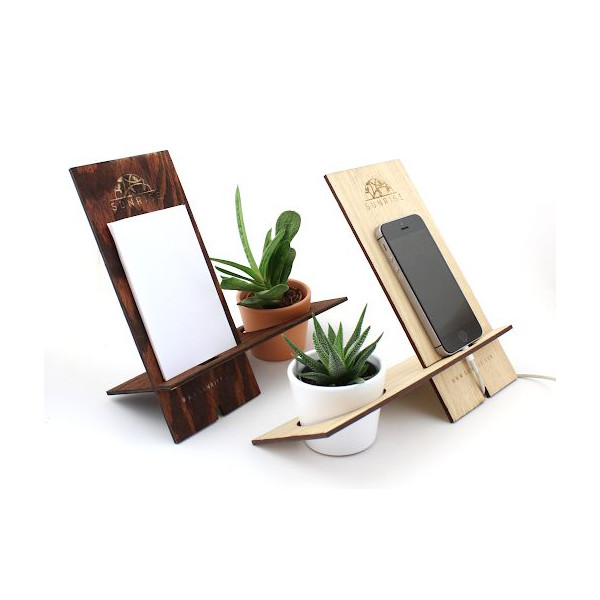 Support téléphone en bois de pin avec plante personnalisable – Objet publicitaire entreprise | BCM Goodies